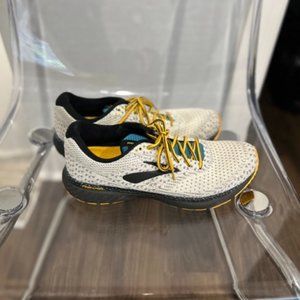 Pre Owned Brooks Revel Running Shoes 9.5 Men